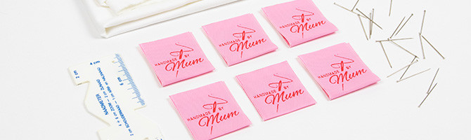 étiquettes à coudre taffetas "Handmade by Mum"